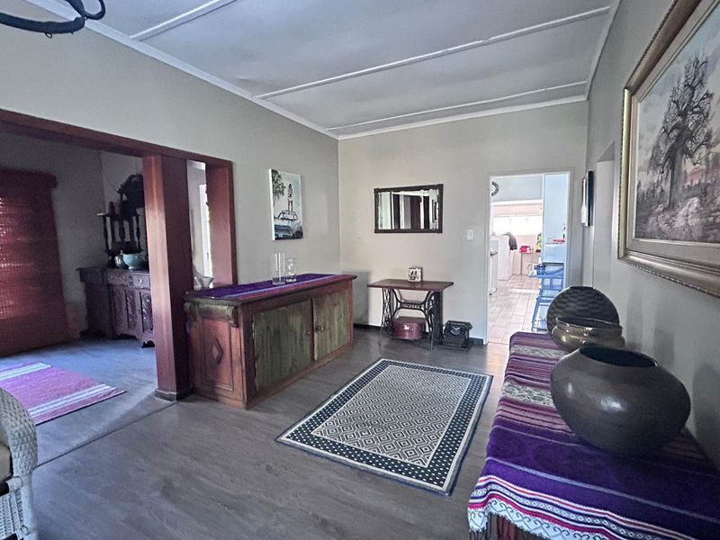 STUNNING 4 BEDROOM HOUSE WITH INCOME POTENTIAL - Photo 9