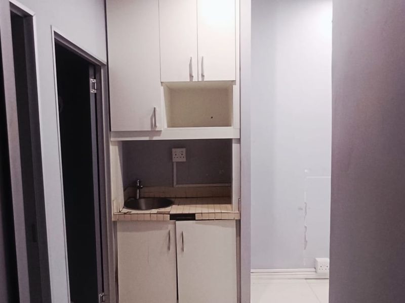 TO LET | Ground Floor Commercial Space - Photo 6