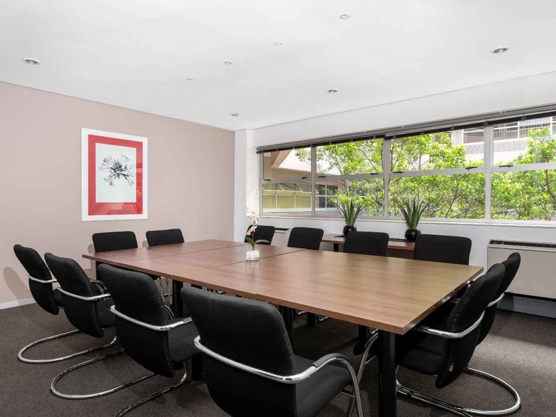 Serviced office space for 15 persons in Regus Parktown - Photo 6