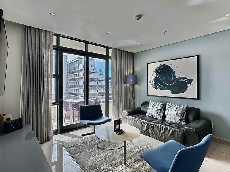 2 BEDROOM | 2 BATHROOM APARTMENT - Photo 3