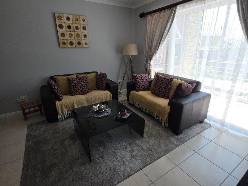 STUPENDOUS FULLY FURNISHED  2 BED  2 BATH APARTMENT - Photo 3