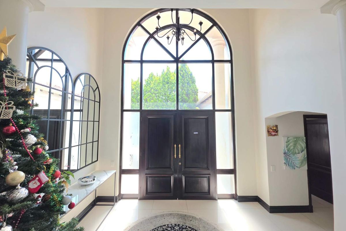 Luxury 5-Bedroom Home to Rent in Dainfern Golf Estate - Photo 3