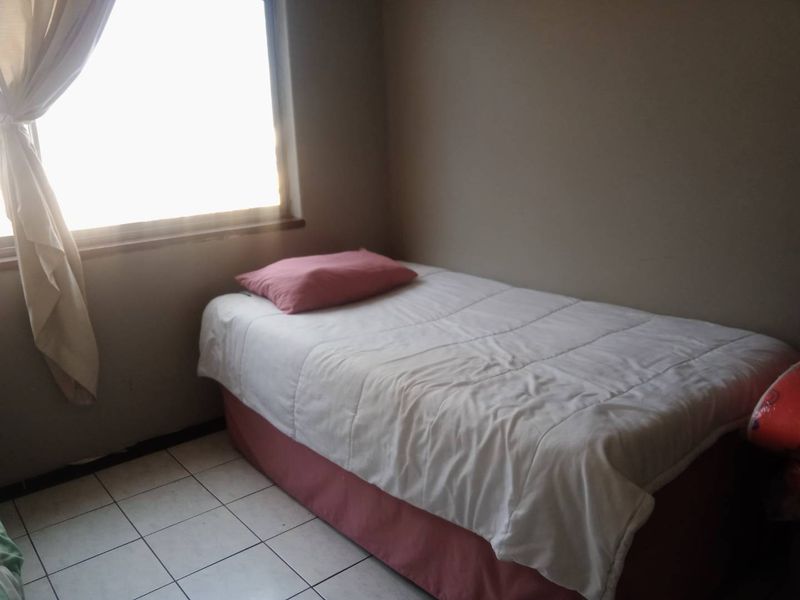 Charming Apartment with Prime Location and Great Investment Potential - Photo 5