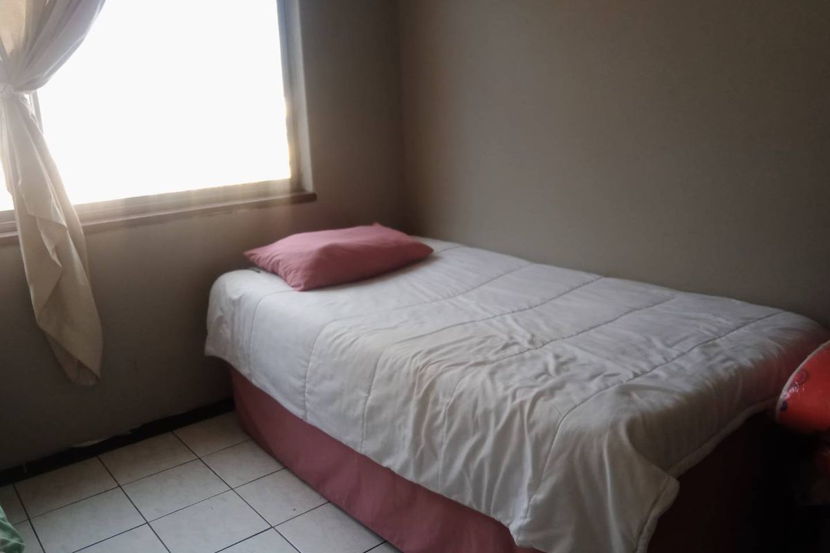 Charming Apartment with Prime Location and Great Investment Potential - Photo 5