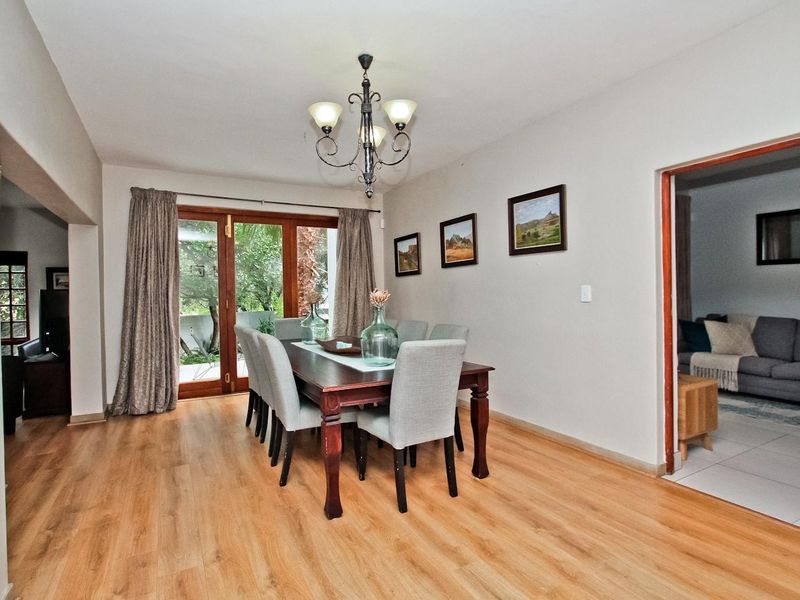 Palatial Home in Beautiful Secure Hurlingham Manor - Photo 9