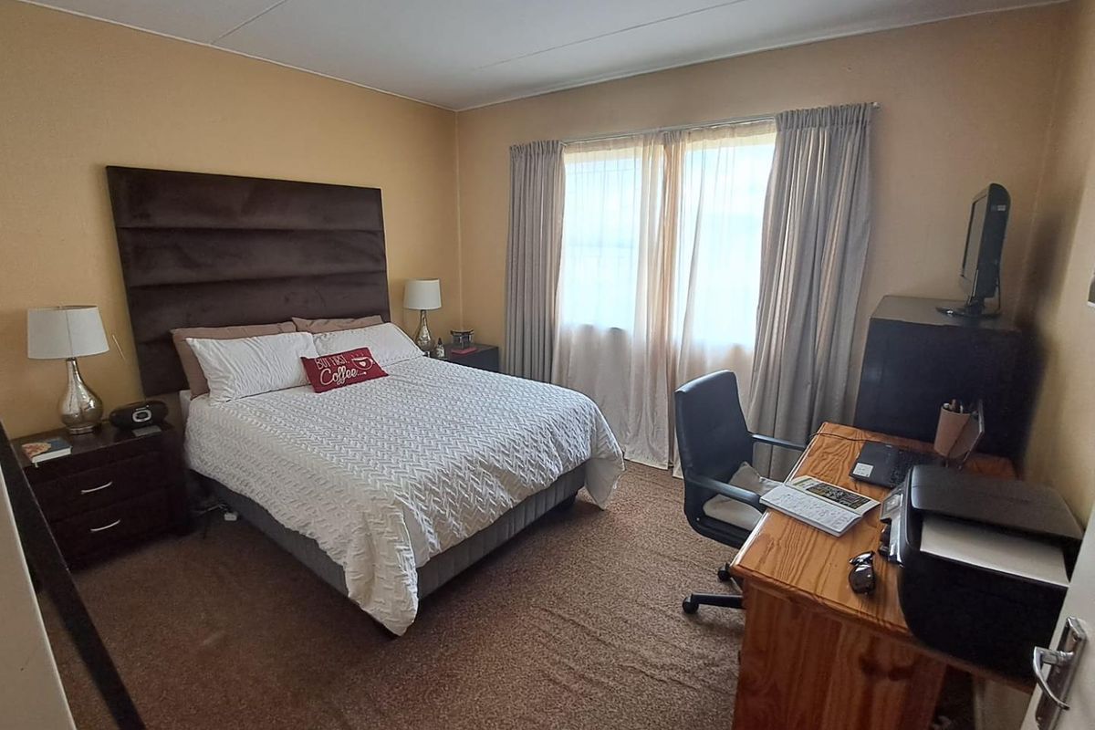 2 Bedroom Townhouse for sale!! - Photo 3