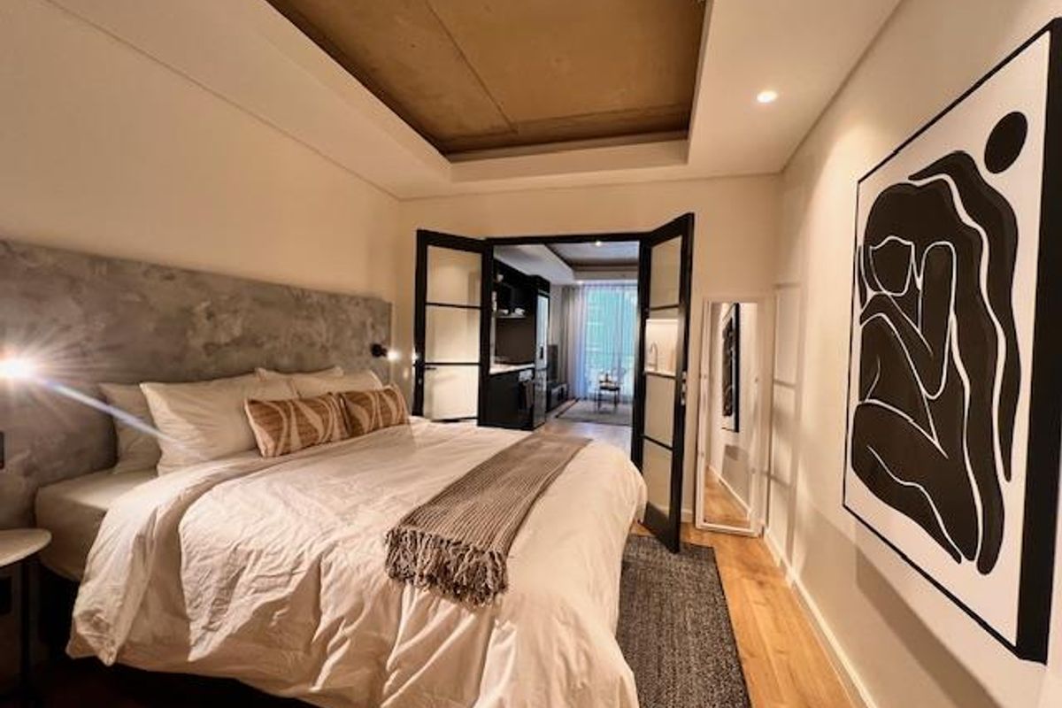 Luxury one bedroom at Station House - Photo 2