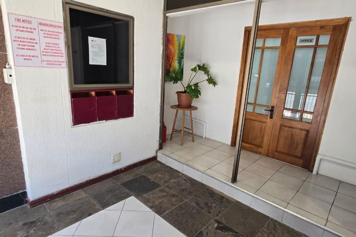 Room to rent for adult only at 159 Voortrekker Road - Photo 2