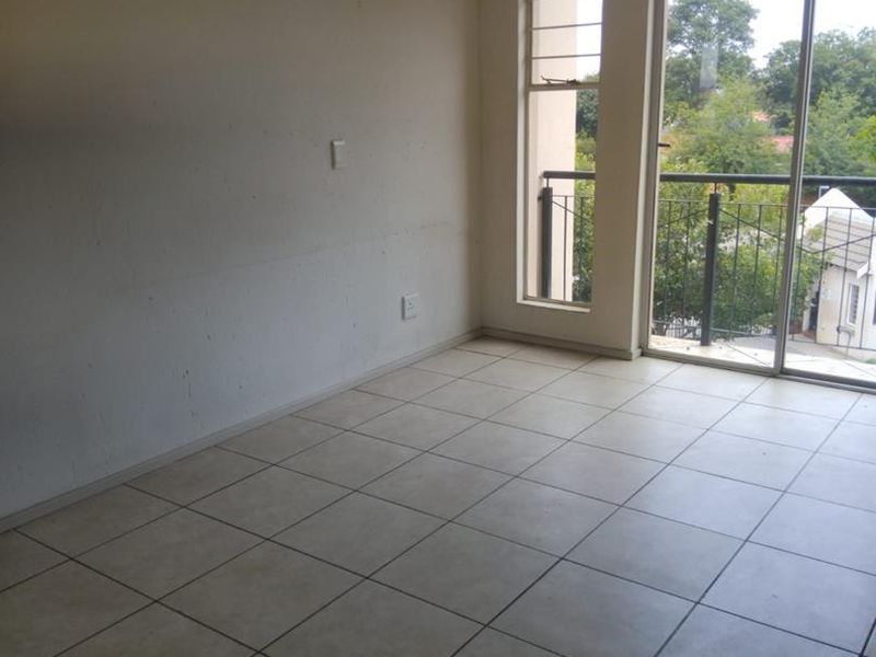 2nd Floor townhouse up for grabs. - Photo 5