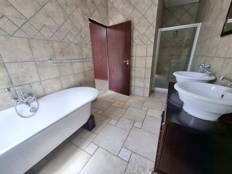 Luxury townhouse in Eros - Photo 4