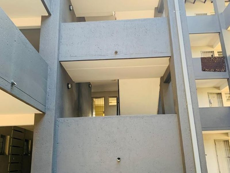 Two-Bedroom Apartment for Sale in KwaMashu (Bridge City) - Photo 4
