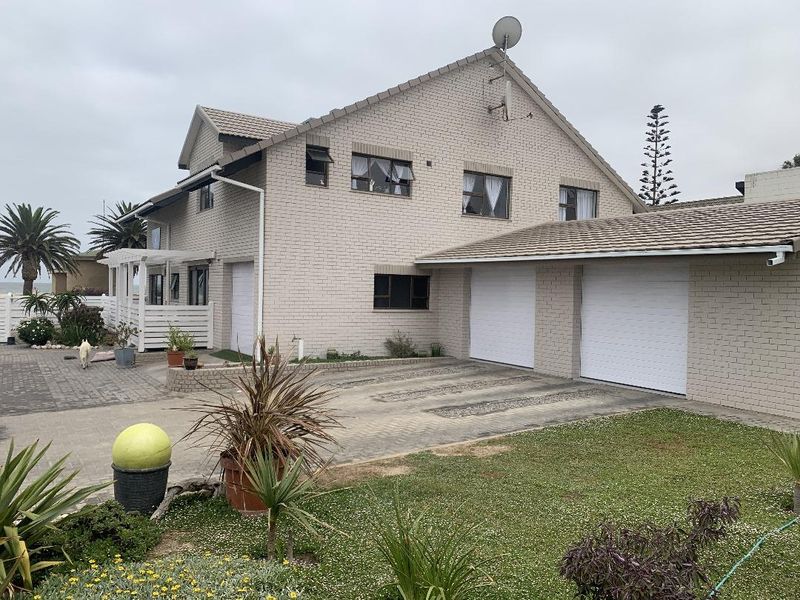 Swakopmund, Vineta | Beach Front House For Sale - Photo 2