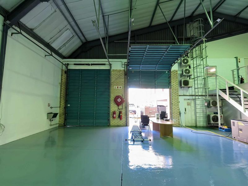 1189SQM WAREHOUSE PREMISES TO LET ALONG KOEBERG ROAD - Photo 4