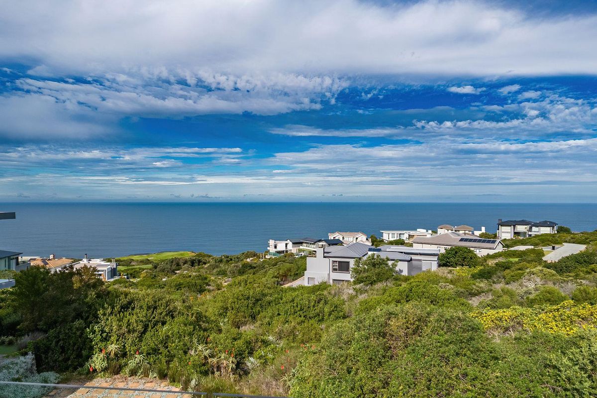 4 Bedroom House for Sale in Pinnacle Point - Photo 4