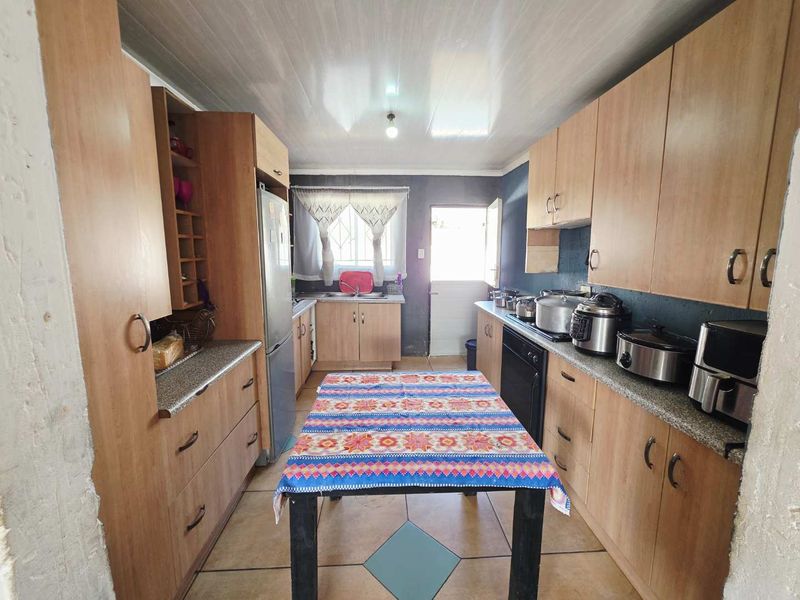 2 Bedroom House For Sale in Tsakane - Photo 3