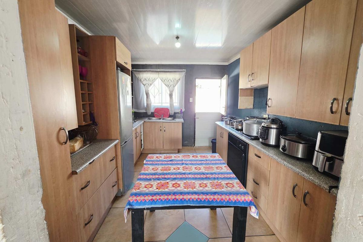 2 Bedroom House For Sale in Tsakane - Photo 3