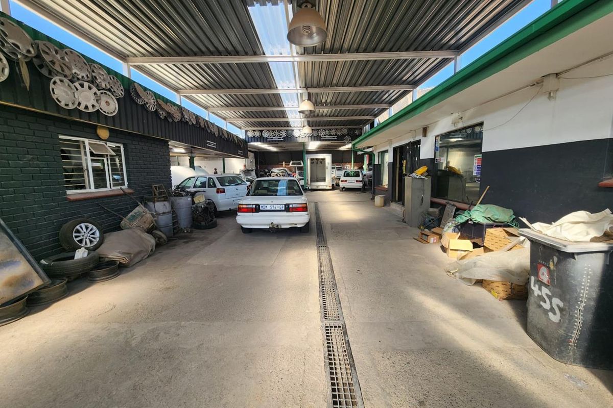 Workshop and Panel beating Business Property for Sale All Inclusive - Photo 3