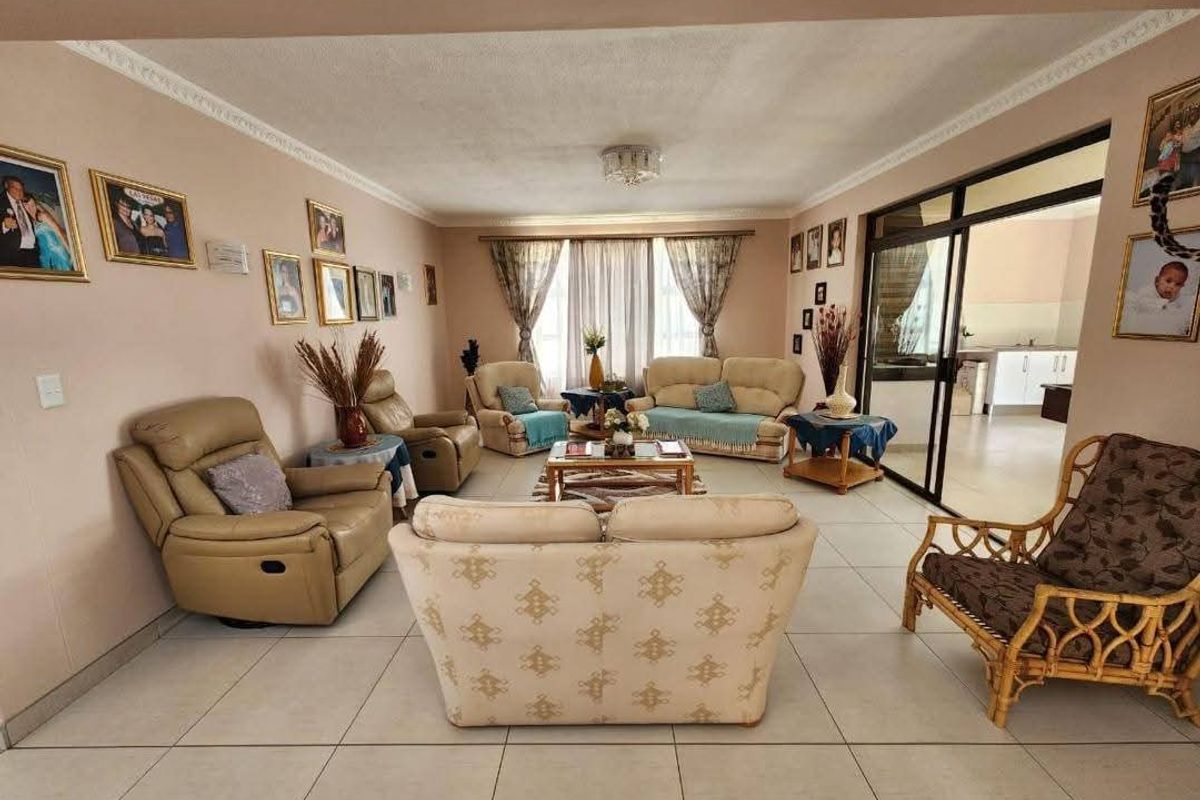 House for sale - Photo 3