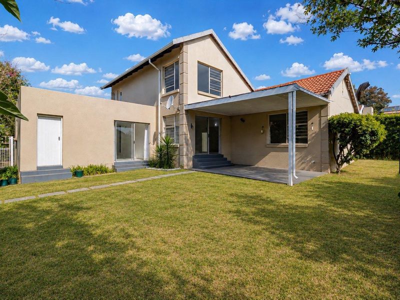 A 4 bedroom House for Sale - Photo 1