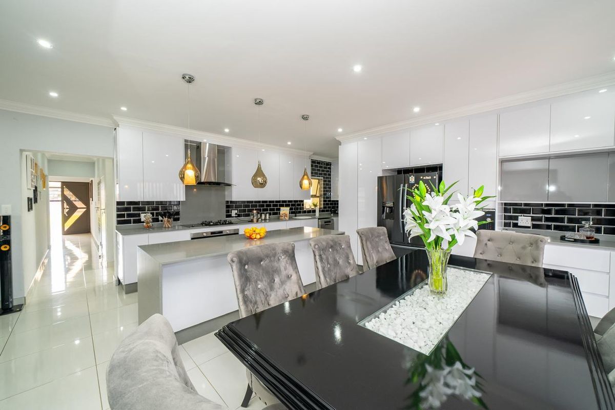 4 bedroom home for sale in helderwyk estate - Photo 3