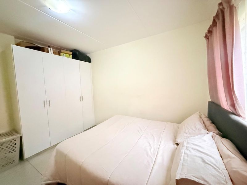 Charming 2-Bedroom Apartment in Prime Location - Photo 8