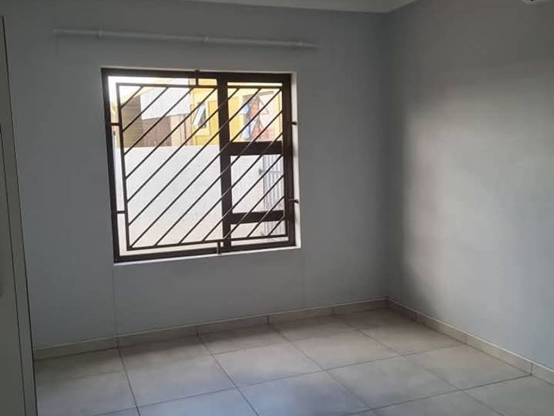 Step into this beautiful maintained and very neat family home, perfectly located in Extension 6, Okahandja. - Photo 10