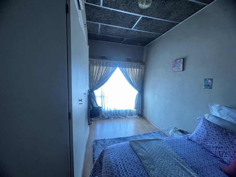 Very neat house in a busy street - Photo 7