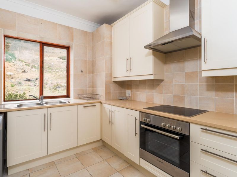 2 bedroom apartment with sea views - Photo 8