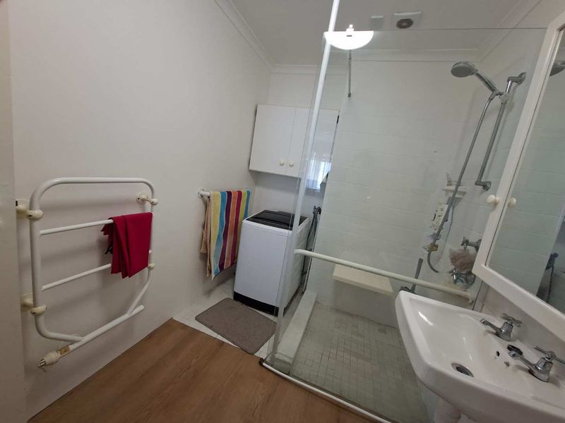 IDEAL SIZE UNIT filled with sun, boasting beautiful views! - Photo 9