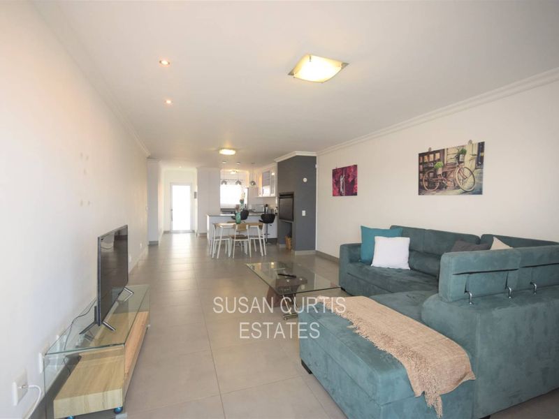 SEA VIEW APARTMENT - Photo 8