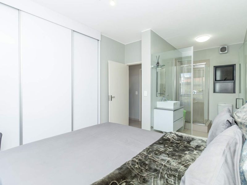 A MODERN APARTMENT AWAITS YOU - Photo 6