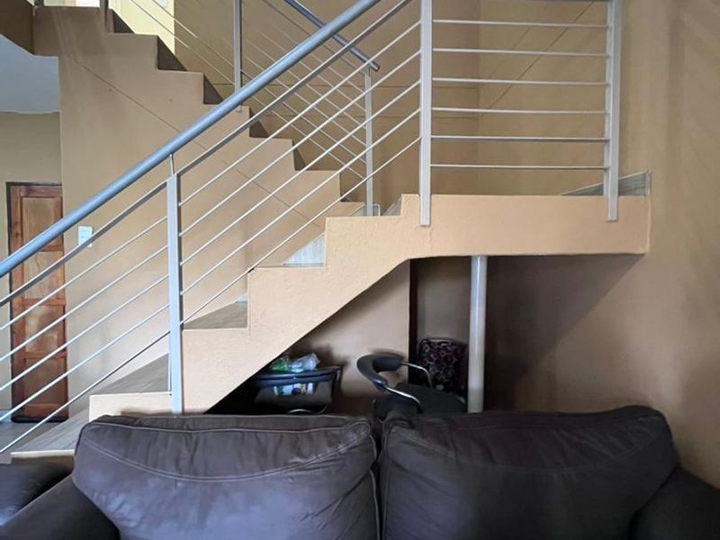 3 Bedroom Townhouse For Sale – Hillary Court, Otjomuise - Photo 8