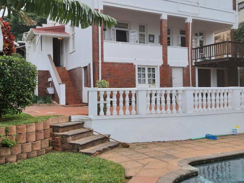 Gracious family home - Photo 10