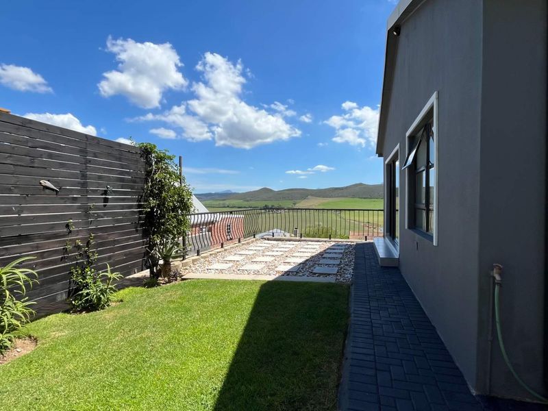 Retreat to Relaxation: Scenic Views & Spacious Living! - Photo 2