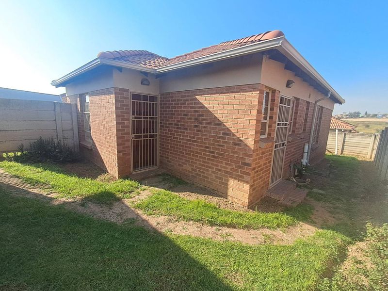 3 Bedroom House Not To Be Missed - Photo 2