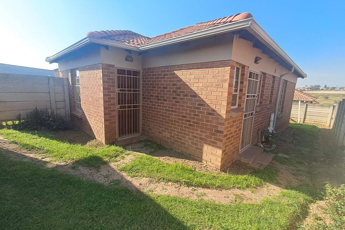 3 Bedroom House Not To Be Missed - Photo 2