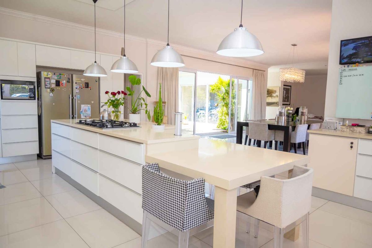 Spectacular Walmer Home - Photo 2