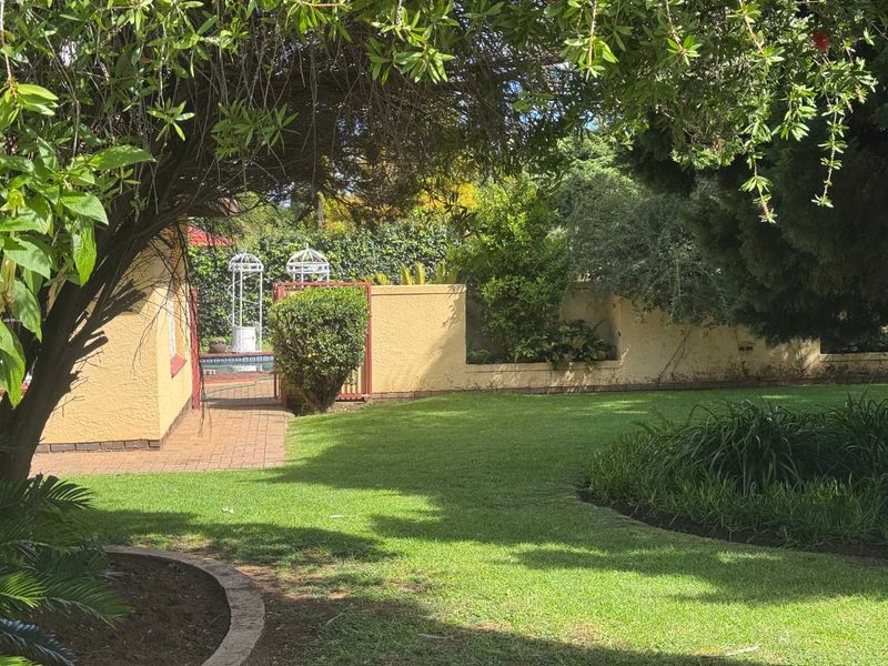 Large Family Home with 2 bedroom flat - Photo 2