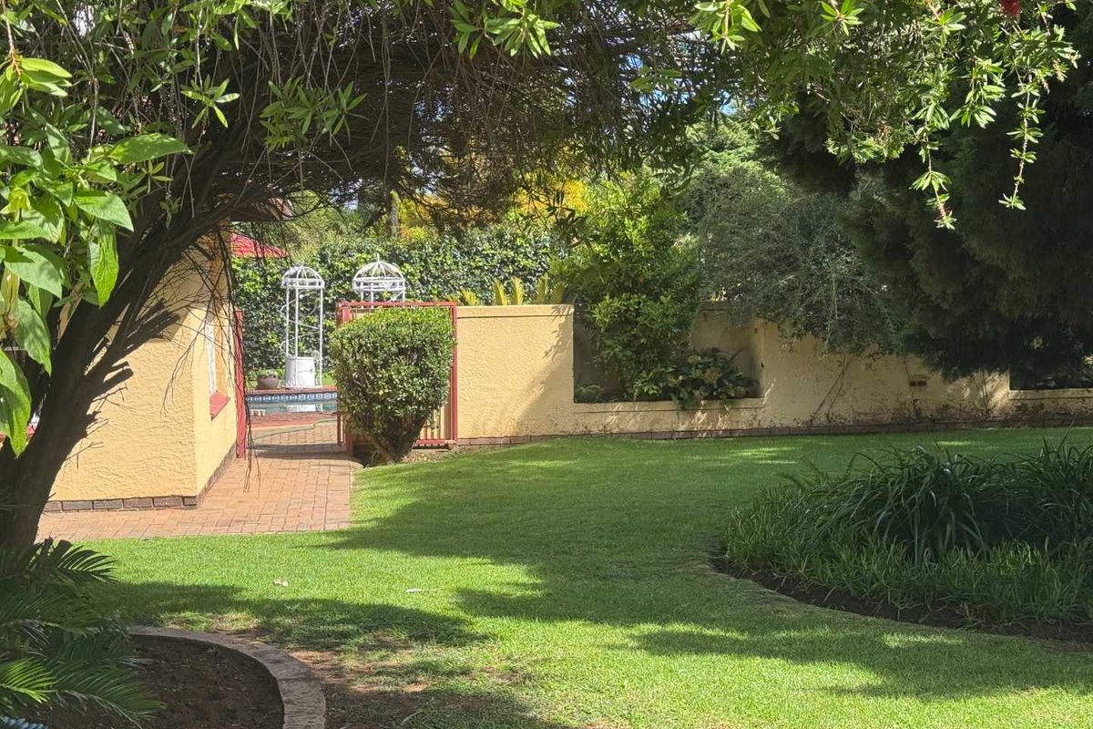 Large Family Home with 2 bedroom flat - Photo 2