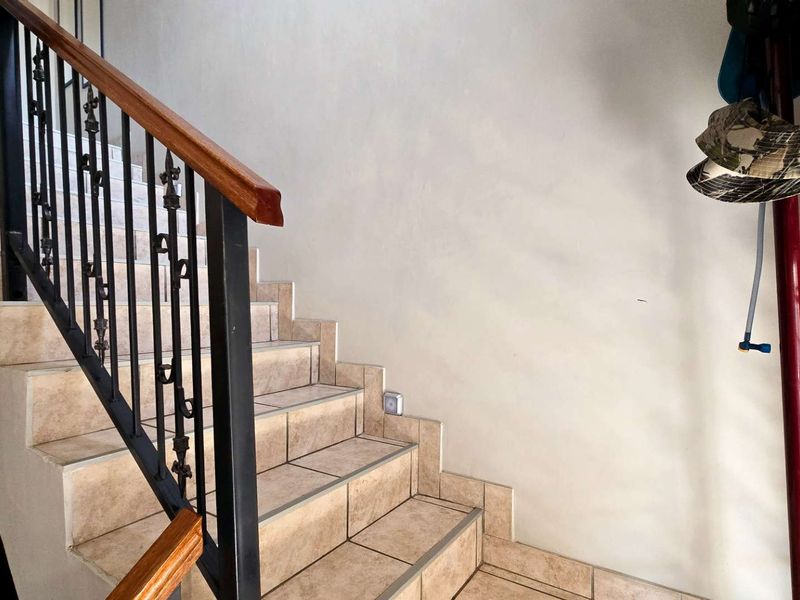 Charming 2-Bedroom Duplex with Private Garden and Excellent Entertainment Spaces - Photo 9