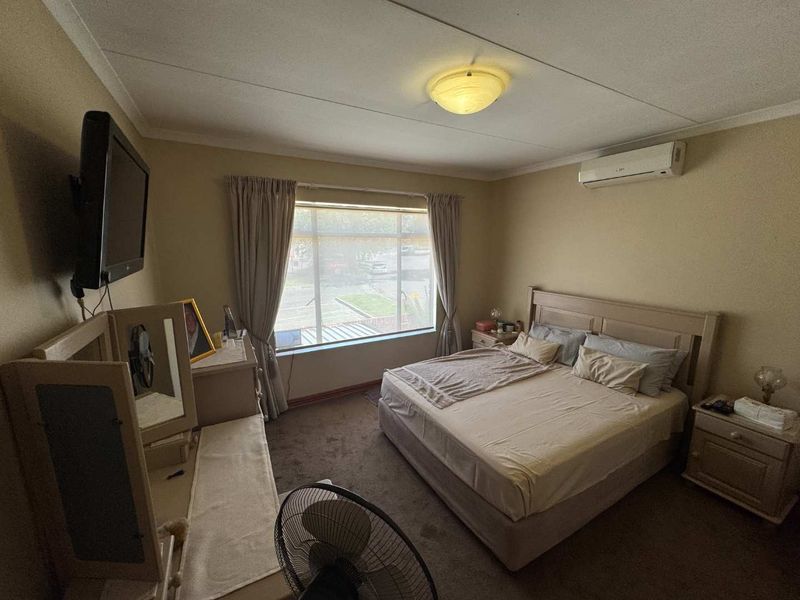 Duplex Townhouse for Sale - Photo 10