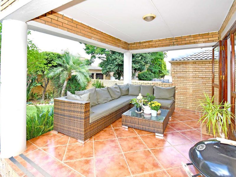 Modern Double-Storey Home in Secure Estate - Photo 2