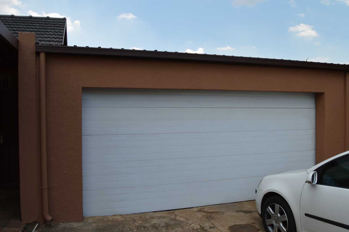 Family Home With A Flatlet In Dinwiddie - Photo 3