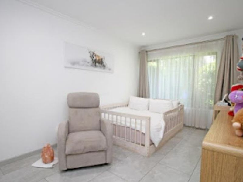 Renovated 3 bedroom Apartment in Strathavon - Photo 9