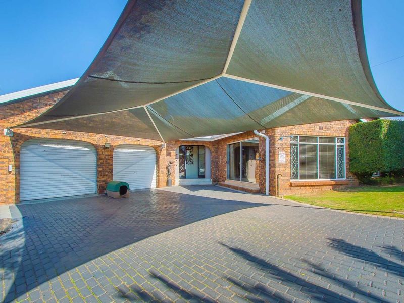 Elevate Your Lifestyle with This Stunning Family Residence - Photo 3