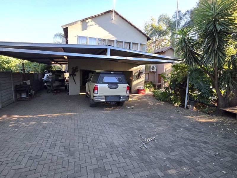 3 Bedroom Family Home in Melodie Hartbeespoort - Photo 2