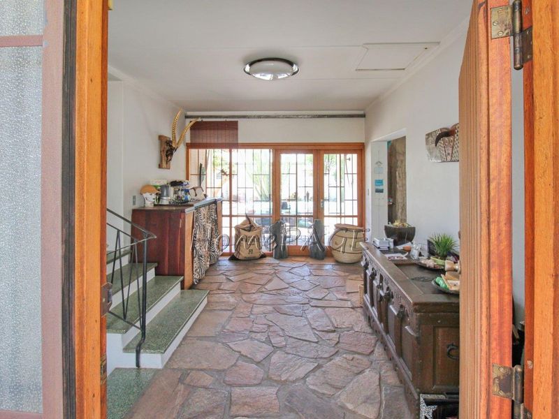 Otjiwarongo:  European style Home for sale - Photo 2