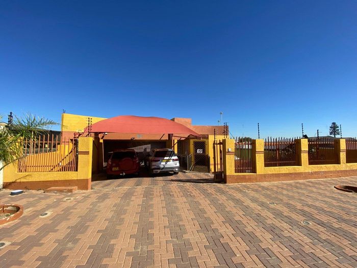 Property #2379242, House For Sale in Dorado Park