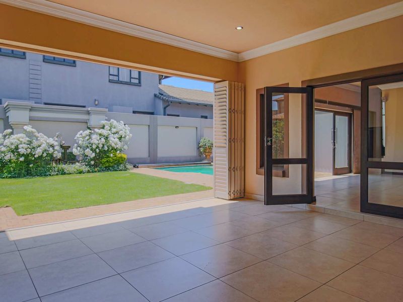 DUAL MANDATE - Palace of a home in Midlands Estate - Photo 8