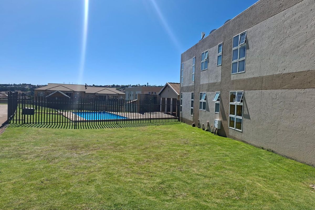 Columbine Townhouse - Photo 3